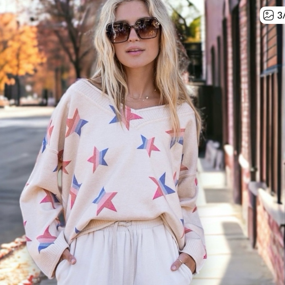 POL Star Pattern V-Neck Sweater - Cream, Red, Blue